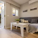 Apartment Moderno, Con Acceso Y Jardin Privado, Playa A 50 M