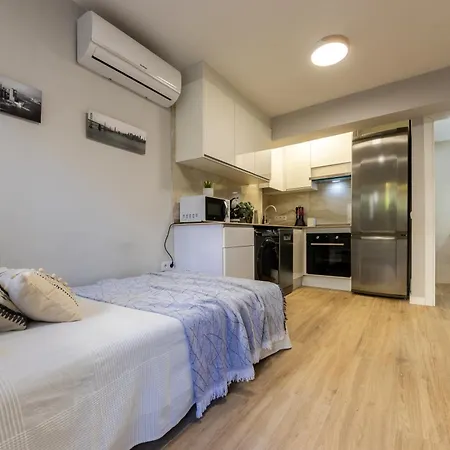 Moderno, Con Acceso Y Jardin Privado, Playa A 50 M
