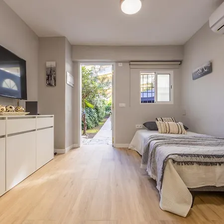 Daire Moderno, Con Acceso Y Jardin Privado, Playa A 50 M *