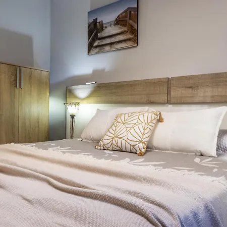 Daire Moderno, Con Acceso Y Jardin Privado, Playa A 50 M